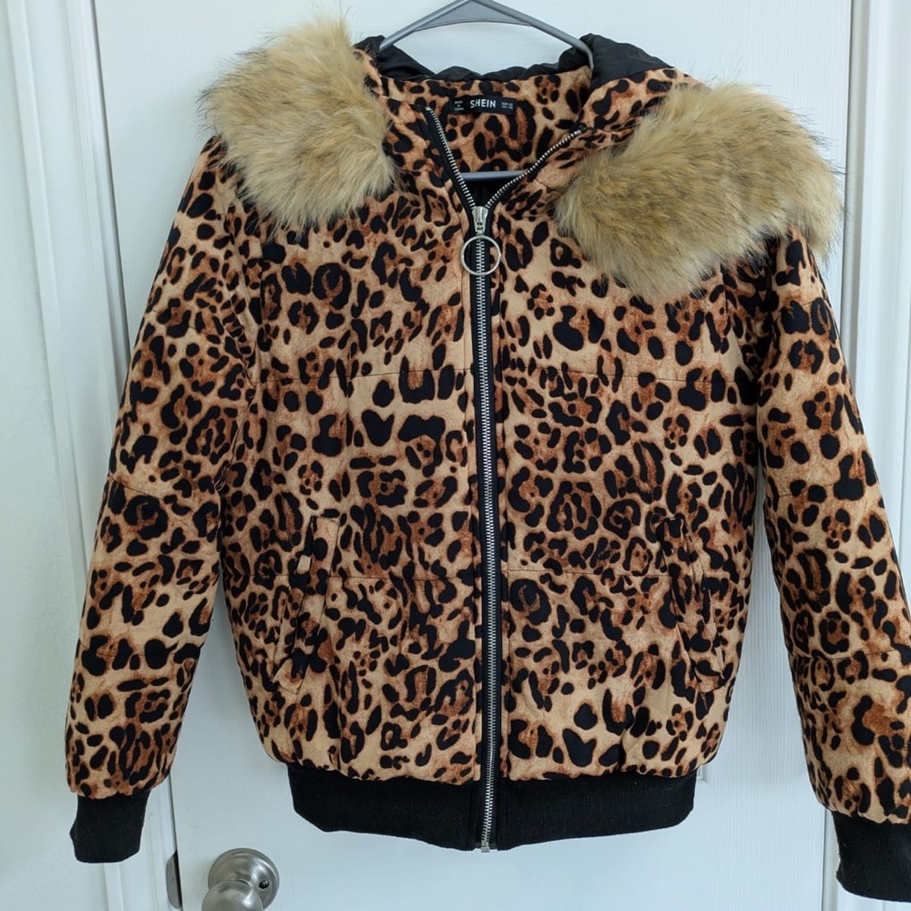 SHEIN Animal Print Puffer Jacket with Faux Fur